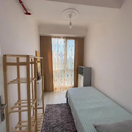 Metro & Shopping Malls Apartamento